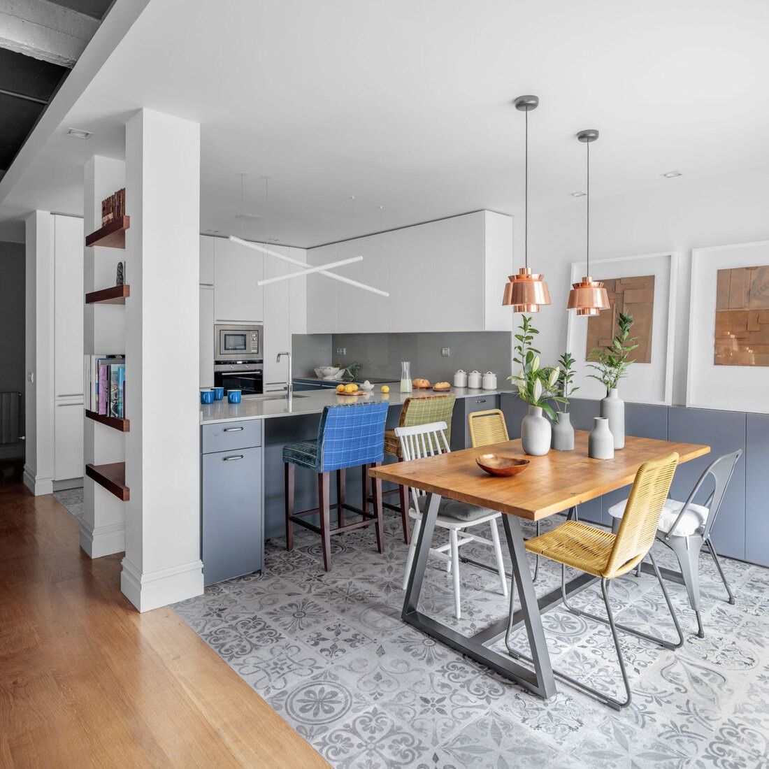Mesa salón comedor en piso de 100m de Bilbao