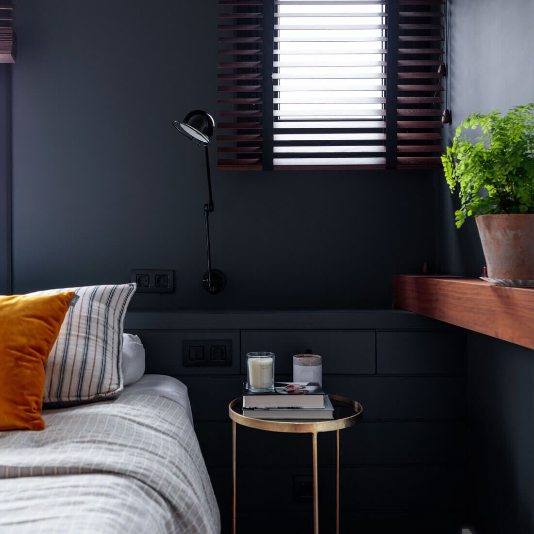 Mesilla cama dormitorio reformado